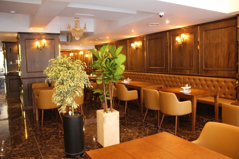Vangundy Steakhouse dining room